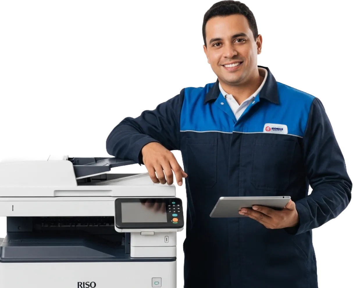 Homem ao lado da impressora (1) - Gomaq