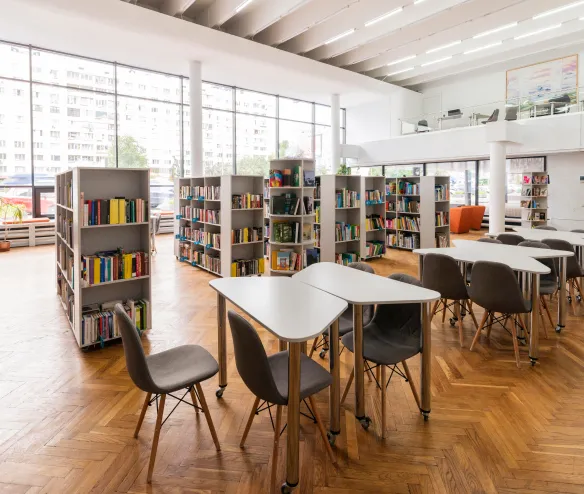 Biblioteca e acervo (1) - Gomaq